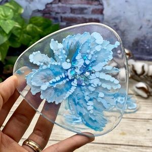 Gentle blue triangular Resin coasters Modern blue flowers resin coasters set